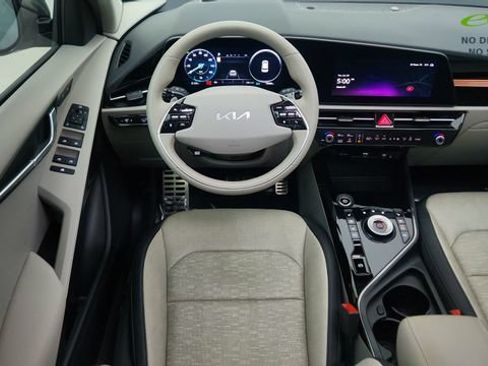 Used 2024 Kia Niro Wave w/ Wave Preserve Package FWD image 35
