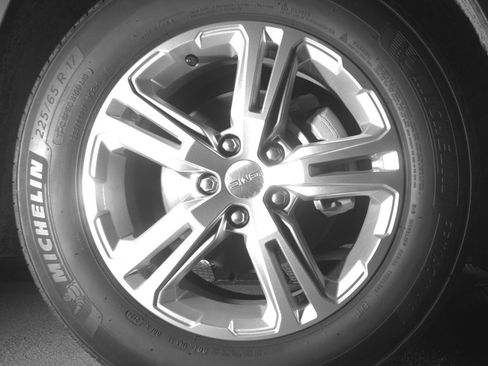 Used 2024 GMC Terrain SLE FWD image 13
