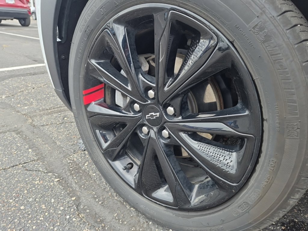 Used 2023 Chevrolet Bolt EUV Premier w/ Redline Edition FWD image 14