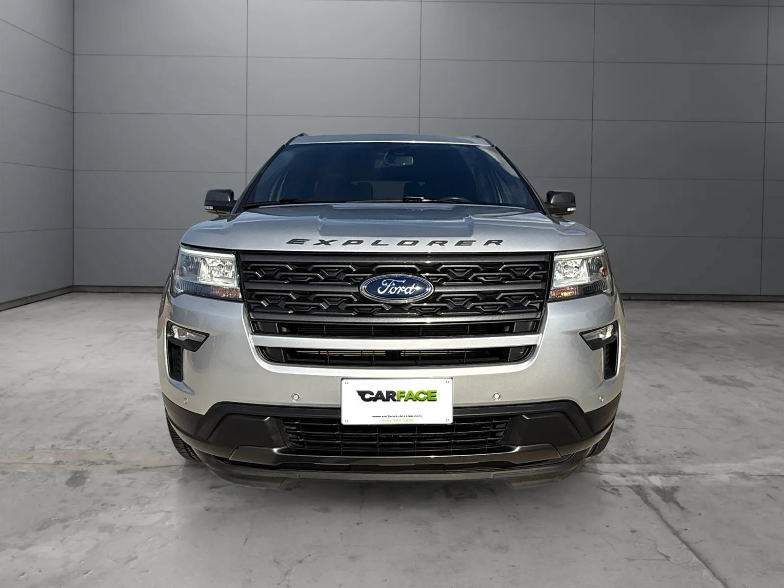 Used 2019 Ford Explorer XLT w/ Equipment Group 202A AWD/4WD image 2
