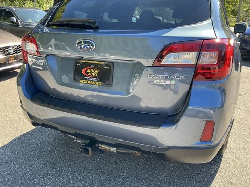 Used 2017 Subaru Outback 2.5i Premium AWD/4WD image 7
