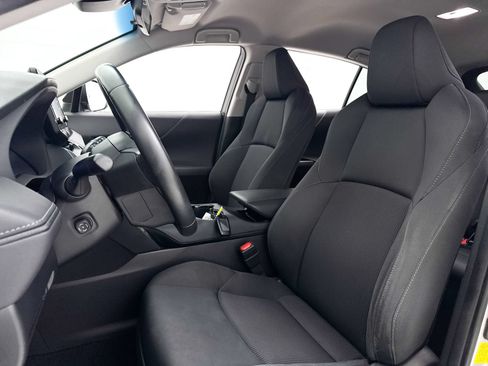 Used 2021 Toyota Venza LE w/ Carpet Mat Package (TMS) AWD/4WD image 19