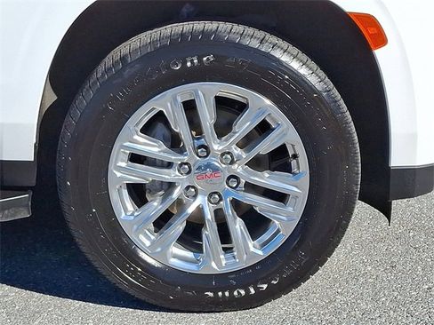 Used 2024 GMC Yukon SLT image 8