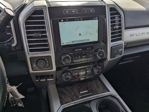 Used 2017 Ford F250 Lariat image 10