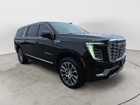 Certified 2025 GMC Yukon XL Denali w/ Sun & Power Step Package AWD/4WD image 3