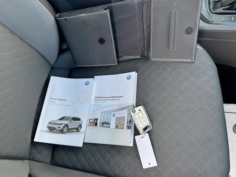 Used 2018 Volkswagen Tiguan S image 32