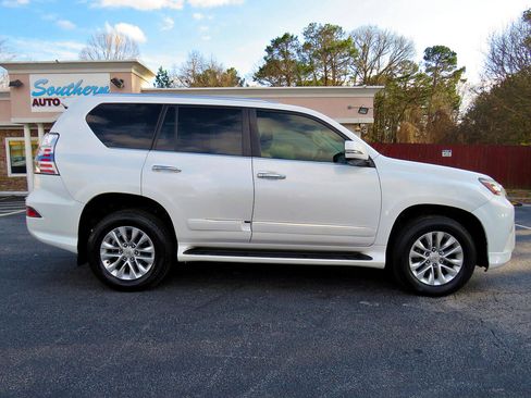 Used 2016 Lexus GX 460 w/ Premium Package image 6