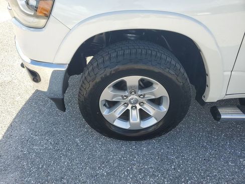 Used 2019 RAM 1500 Laramie image 18
