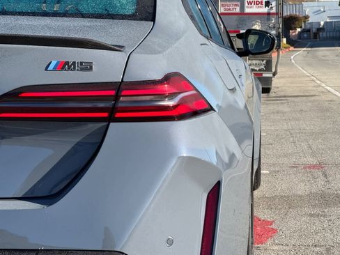 Used 2025 BMW M5 w/ Carbon Package image 33
