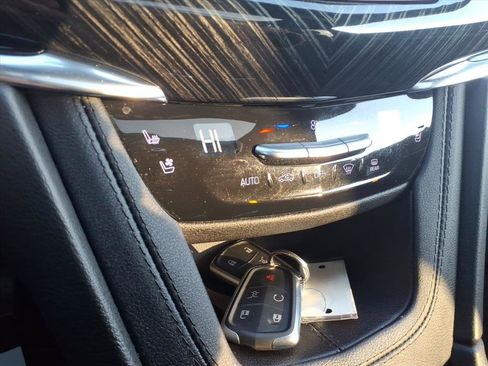 Certified 2023 Cadillac XT6 Premium Luxury image 30