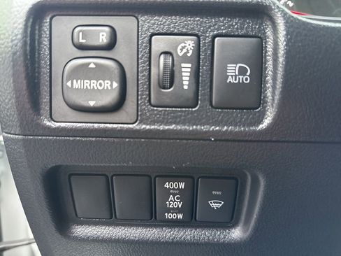 Used 2024 Toyota 4Runner TRD Off-Road Premium image 31