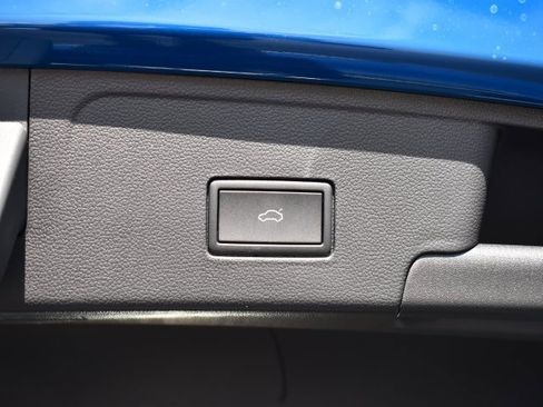 New 2025 Volkswagen Atlas Cross Sport SE image 28