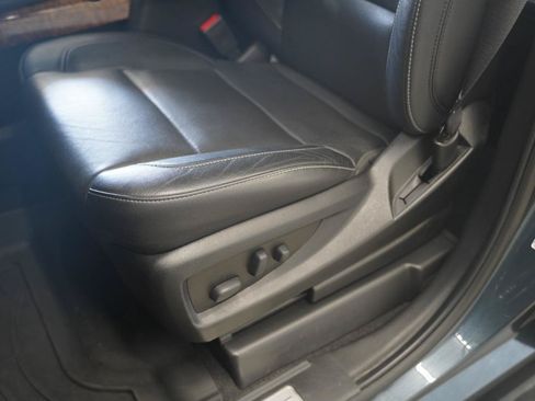 Used 2020 Chevrolet Suburban Premier AWD/4WD image 26