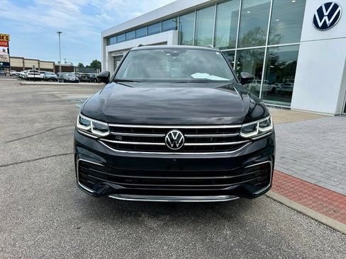 Certified 2024 Volkswagen Tiguan SEL R-Line AWD/4WD image 2