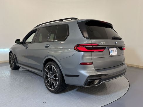 Used 2023 BMW X7 xDrive40i w/ Executive Package AWD/4WD image 3