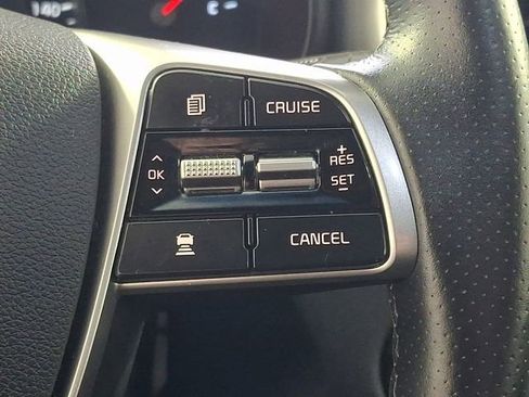 Used 2019 Kia Sorento SX image 23