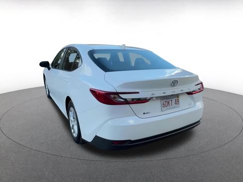 Used 2025 Toyota Camry LE image 11