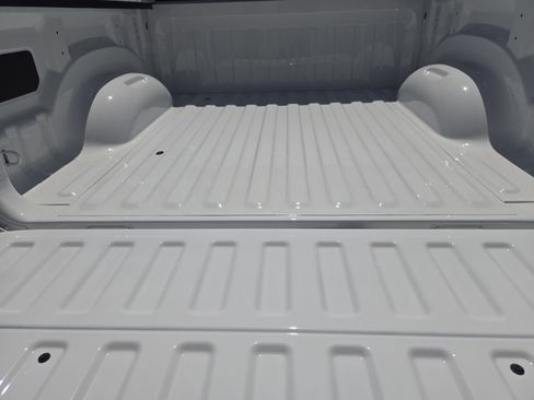 New 2026 RAM 1500 Laramie AWD/4WD image 23