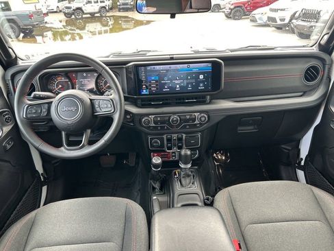 Certified 2024 Jeep Wrangler Unlimited Rubicon image 35