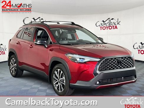 Used 2025 Toyota Corolla Cross XLE FWD image 1