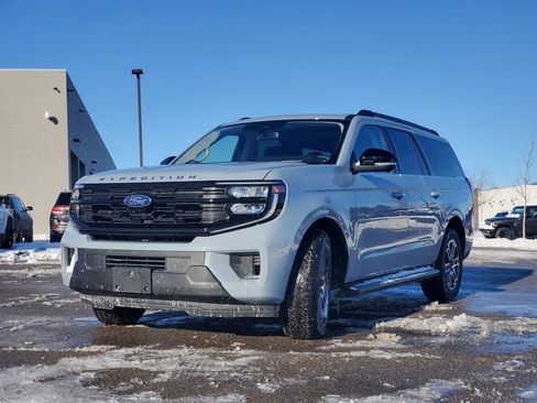 Used 2025 Ford Expedition Max Active image 4