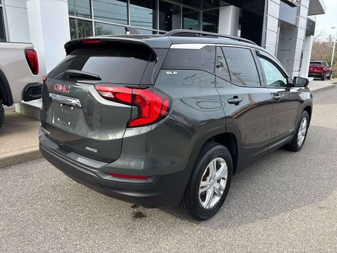 Used 2020 GMC Terrain SLE w/ Driver Convenience Package image 3