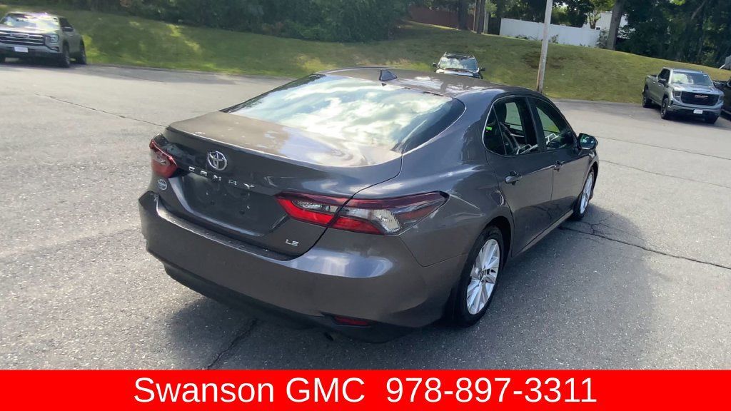 Used 2022 Toyota Camry LE FWD image 9