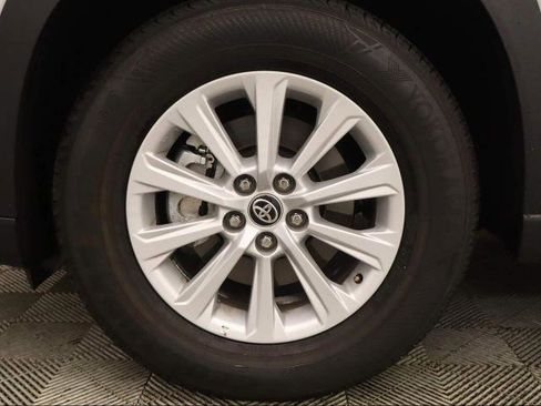 Used 2024 Toyota Grand Highlander XLE image 4