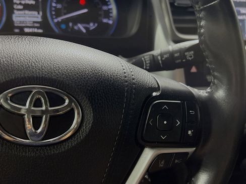 Used 2019 Toyota Highlander SE image 20
