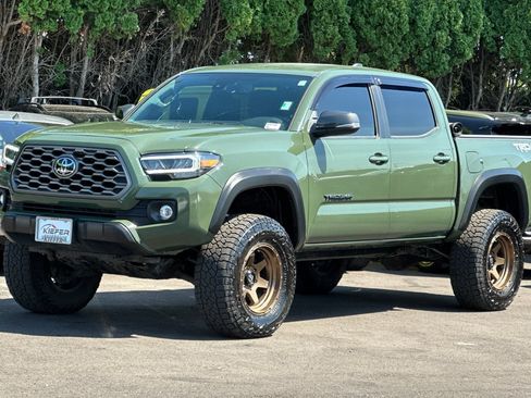 Used 2021 Toyota Tacoma TRD Off-Road w/ Technology Package AWD/4WD image 8