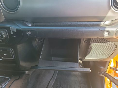 Used 2021 Jeep Gladiator Sport AWD/4WD image 30