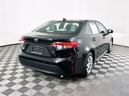 Used 2025 Toyota Corolla LE image 3
