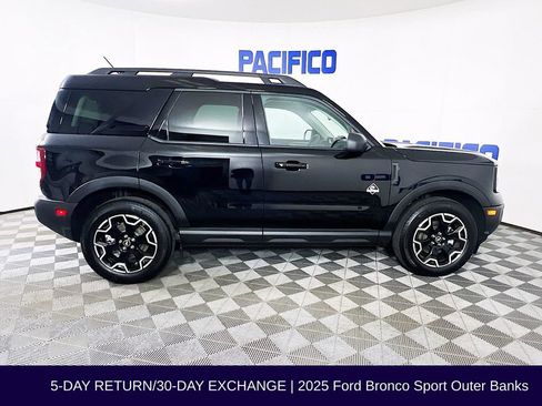 Used 2025 Ford Bronco Sport Outer Banks image 9
