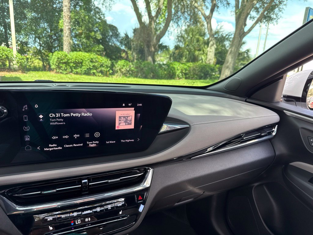 Used 2025 Buick Envista Avenir FWD image 38
