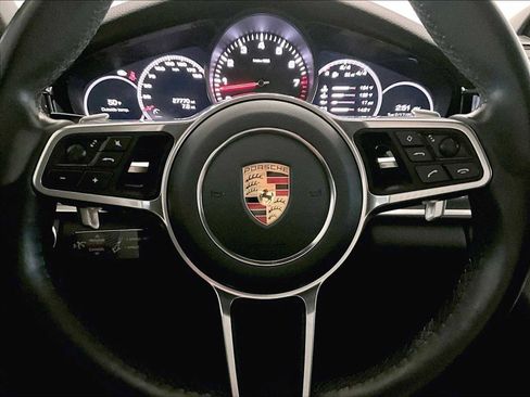 Used 2020 Porsche Panamera image 18