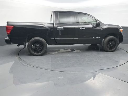 Used 2021 Nissan Titan SV w/ SV Convenience Package RWD image 6