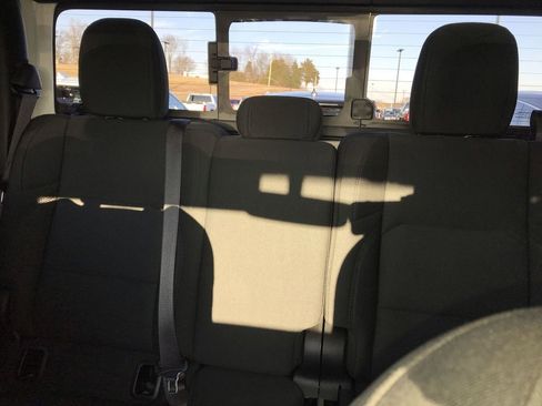 Used 2022 Jeep Gladiator Sport image 22