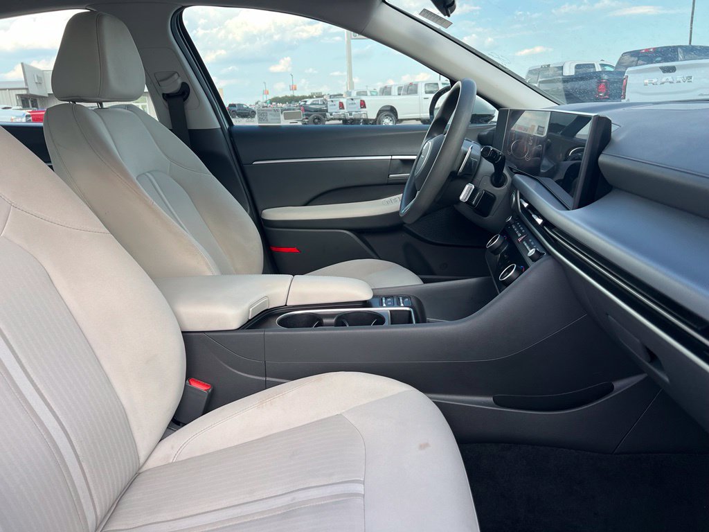 Used 2025 Hyundai Sonata SEL FWD image 29