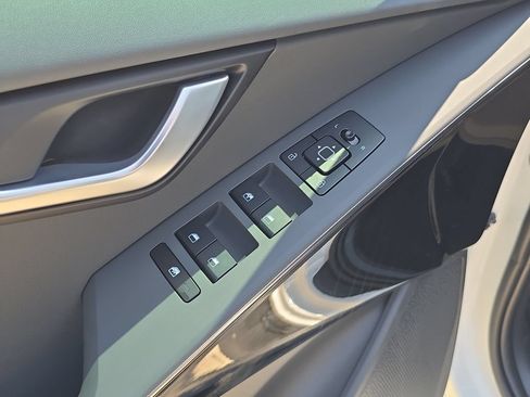 New 2026 Kia Niro Wind FWD image 20