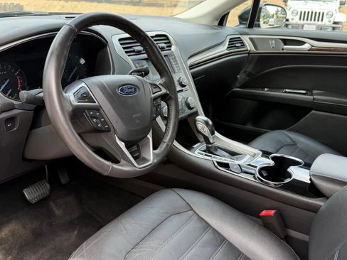 Used 2014 Ford Fusion SE w/ Equipment Group 202A image 14