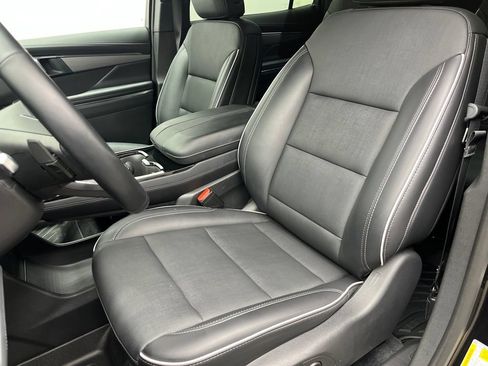 Used 2025 Buick Enclave Preferred FWD image 19