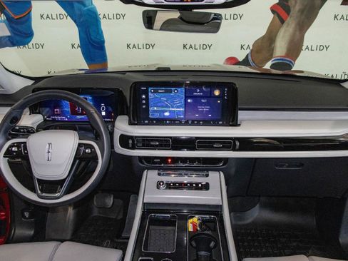 Used 2025 Lincoln Aviator Reserve w/ Equipment Group 201A image 3