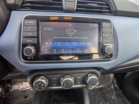 Used 2025 Nissan Versa SV image 18