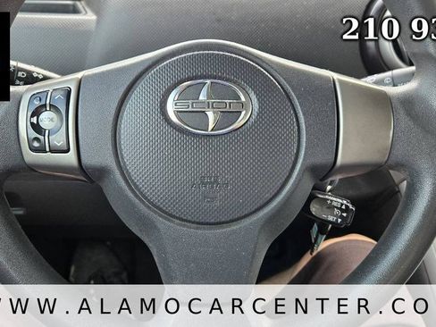 Used 2014 Scion xB FWD image 33