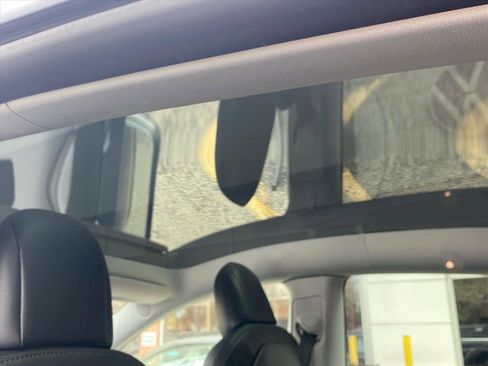 Used 2022 Tesla Model Y Long Range image 20