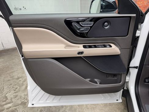 Used 2020 Lincoln Aviator Reserve w/ Equipment Group 201A image 10