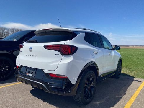 Used 2024 Buick Encore GX Sport Touring image 11