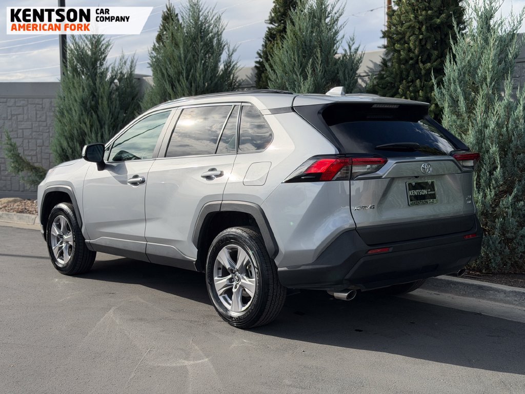Used 2025 Toyota RAV4 XLE AWD/4WD image 5