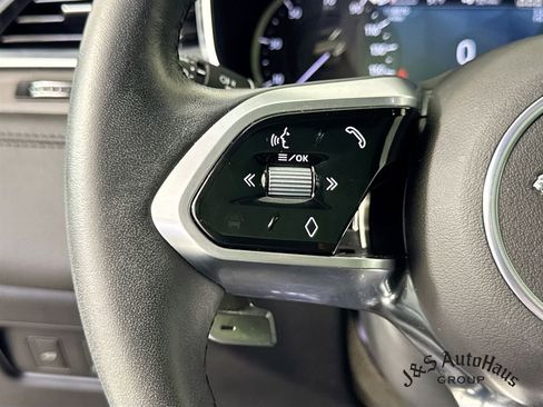 Used 2023 Jaguar F-PACE S AWD/4WD image 13