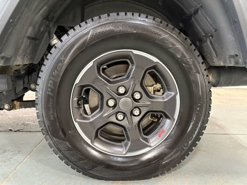 Used 2020 Jeep Gladiator Rubicon w/ Cold Weather Group image 10